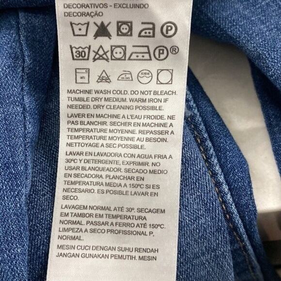 Levis Boyfriend Jeans Distressed Cropped Medium Wash Blue Denim Stretch Size 30 - Picture 7 of 11